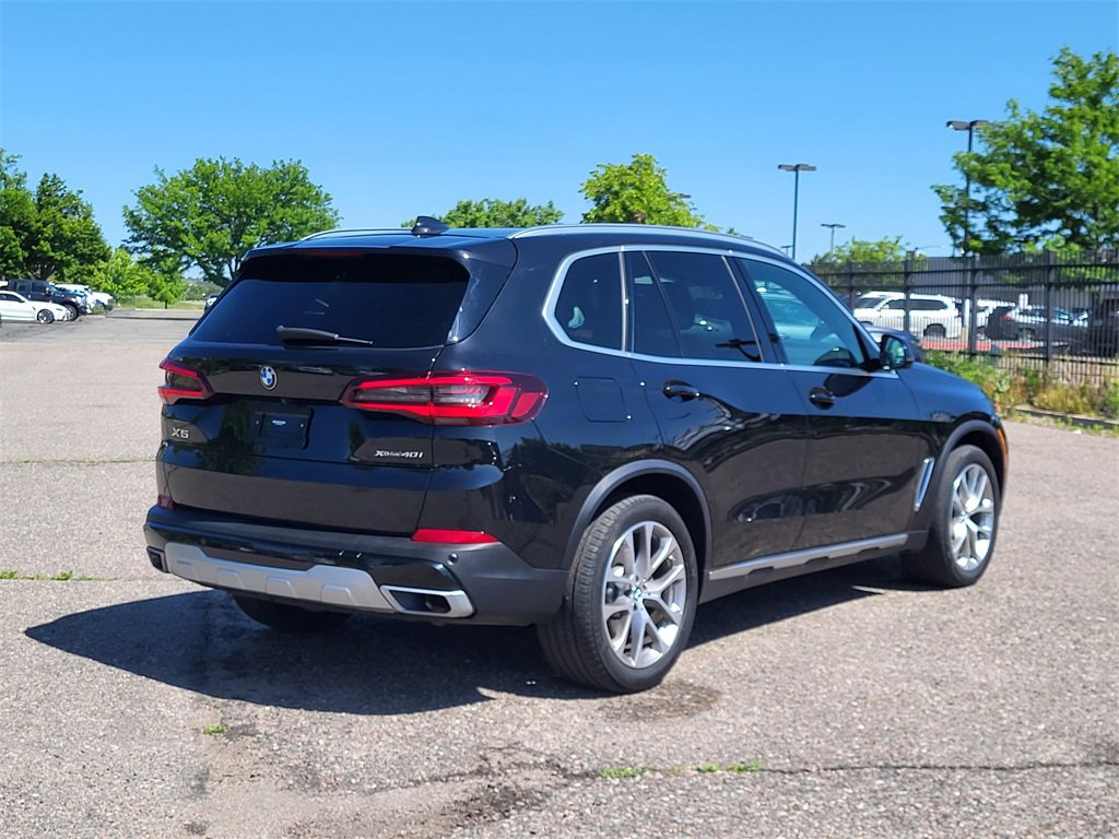 Used 2022 BMW X5 xDrive40i w/ Premium Package image 4