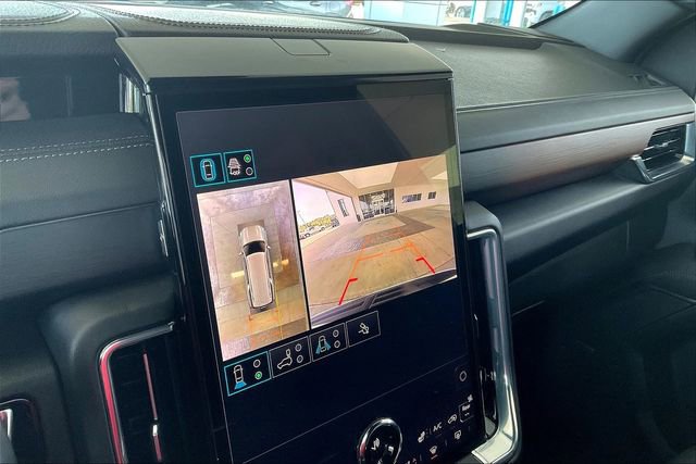 Used 2025 GMC Yukon XL Denali image 11