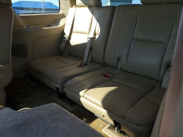Used 2012 Cadillac Escalade Premium image 26