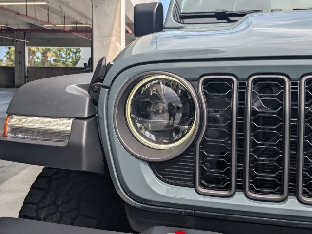 New 2026 Jeep Gladiator Rubicon w/ Steel Power Dome Hood Package AWD/4WD image 10