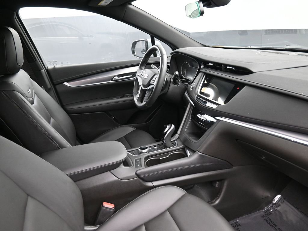Certified 2023 Cadillac XT5 Luxury image 2