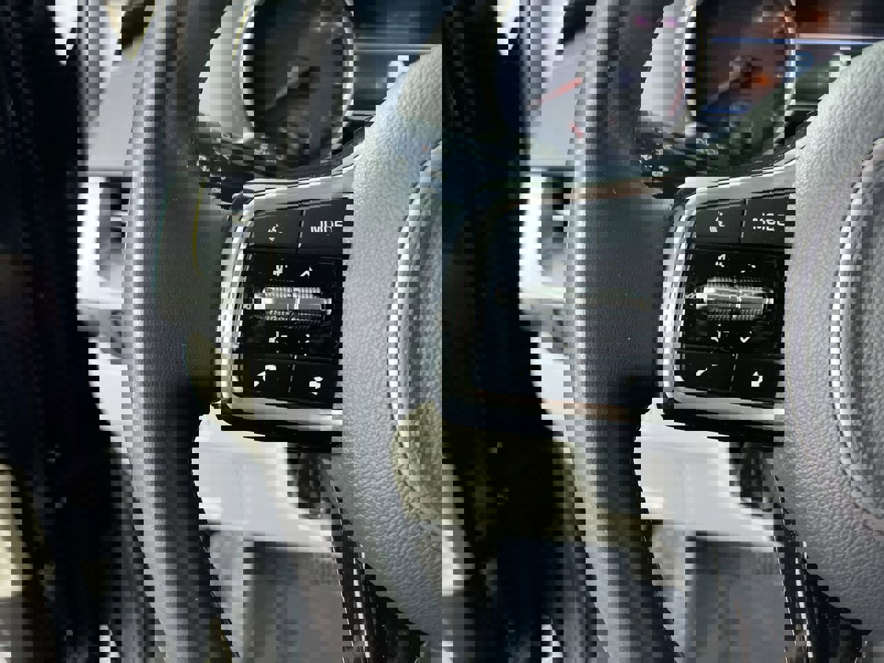 Certified 2024 Kia Carnival LX image 16