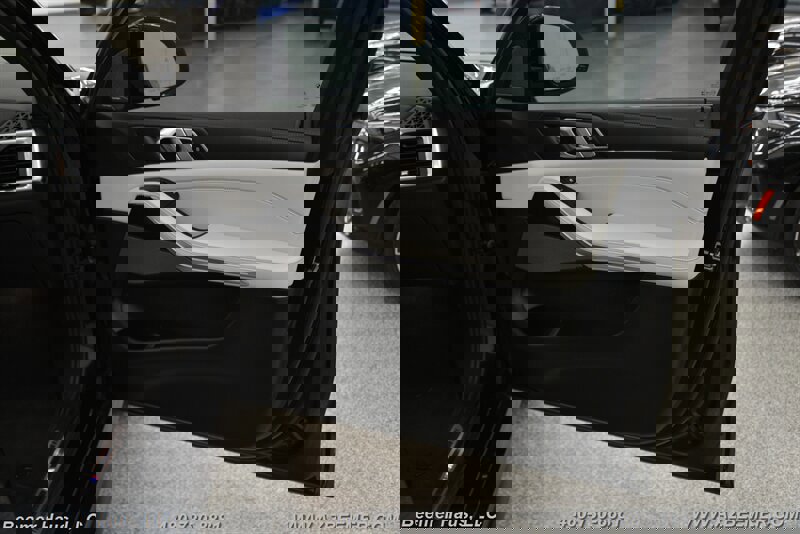 Used 2024 BMW X5 xDrive40i w/ M Sport Package image 40