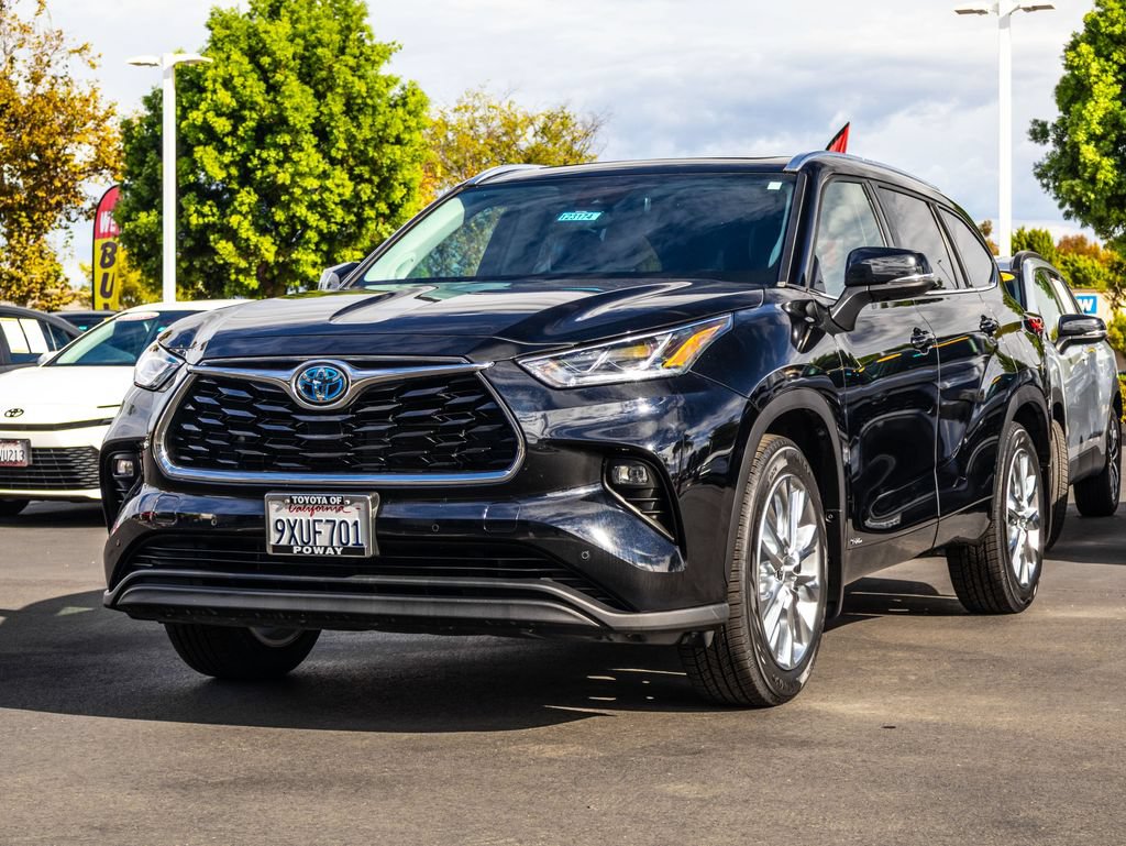 Used 2023 Toyota Highlander Limited AWD/4WD image 3