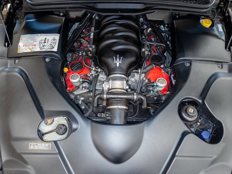 Used 2015 Maserati GranTurismo Sport image 20