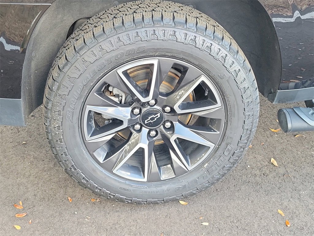 Used 2021 Chevrolet Suburban Z71 w/ Rear Media and Nav Package image 5