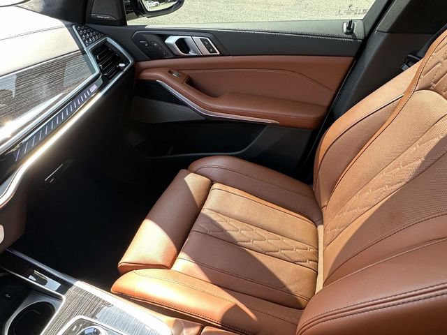 Certified 2025 BMW X7 M60i AWD/4WD image 41