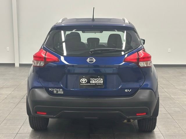Used 2019 Nissan Kicks SV image 3