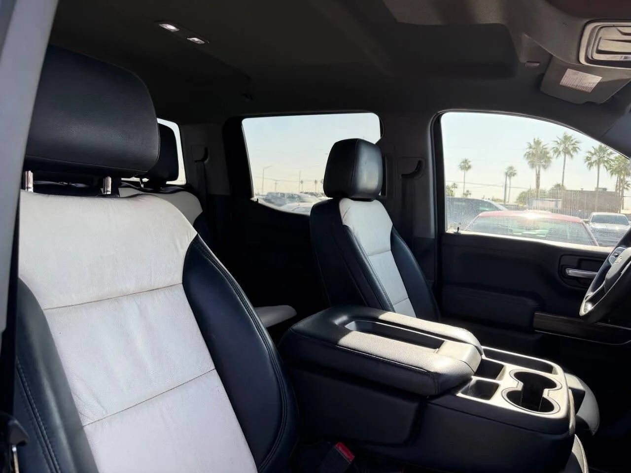 Used 2020 Chevrolet Silverado 1500 LT AWD/4WD image 31