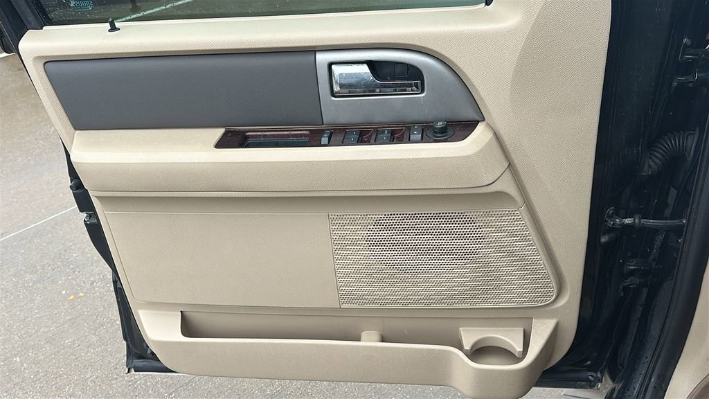 Used 2014 Ford Expedition XLT w/ Equipment Group 202A RWD image 20