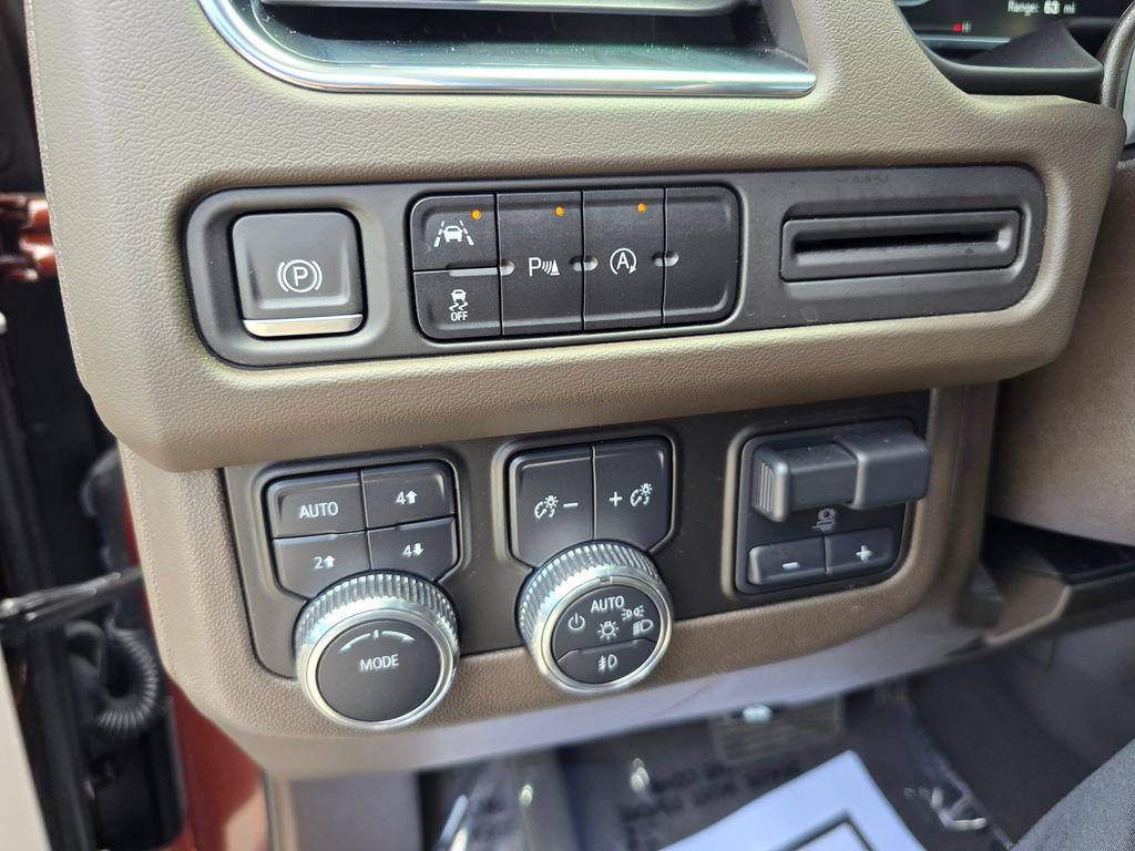 Used 2023 GMC Yukon SLT w/ Max Trailering Package AWD/4WD image 25
