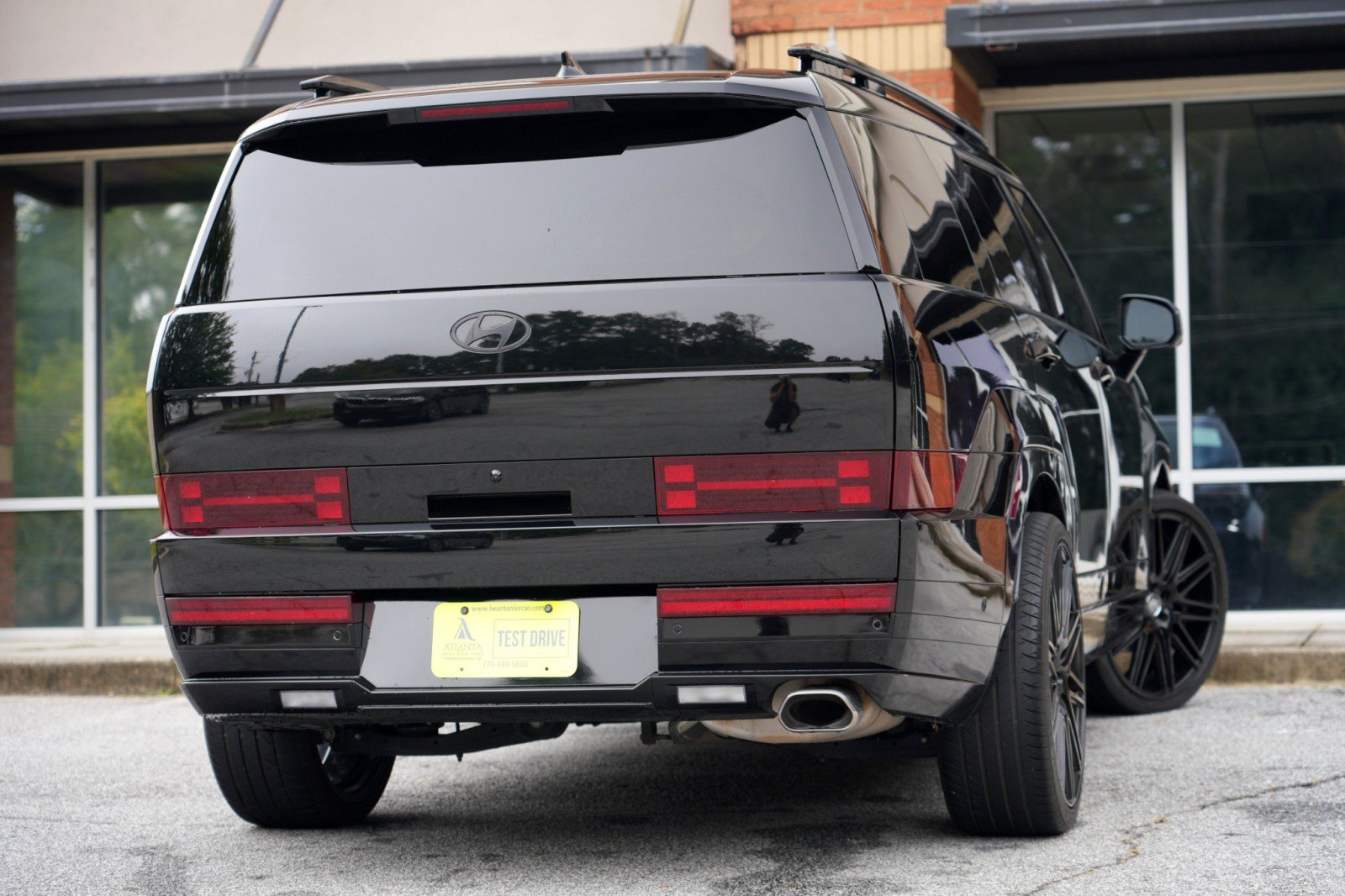 Used 2024 Hyundai Santa Fe Limited FWD image 4