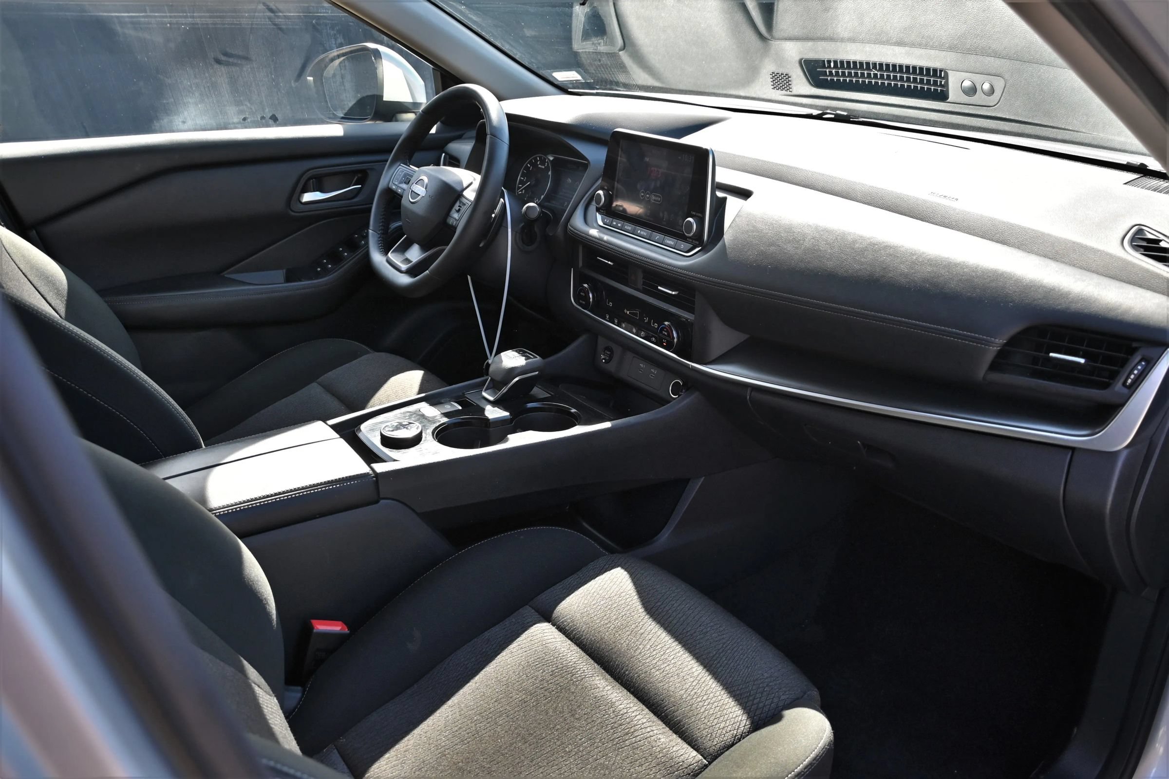 Used 2025 Nissan Rogue SV AWD/4WD image 15