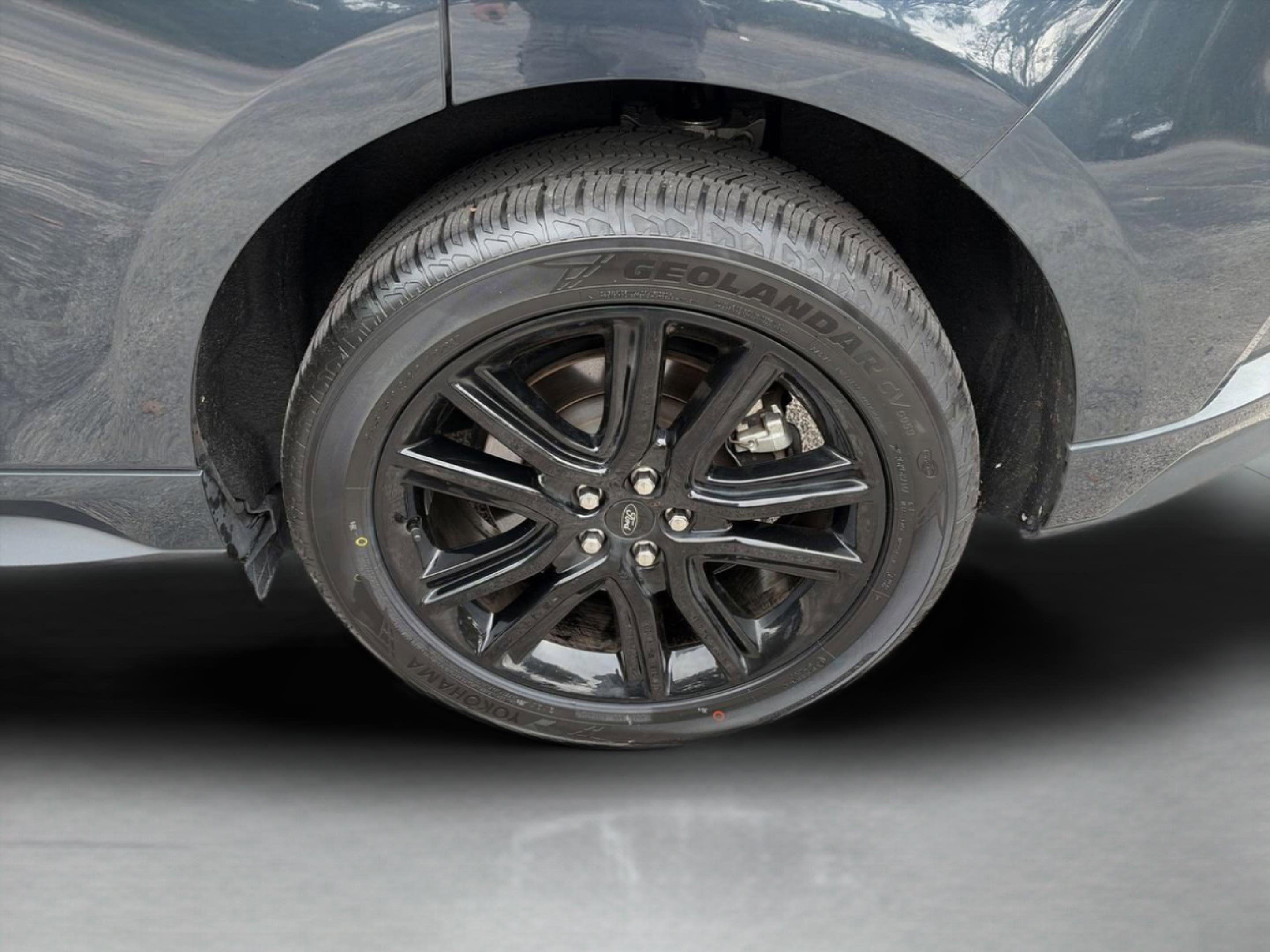 Used 2024 Ford Edge ST-Line image 5