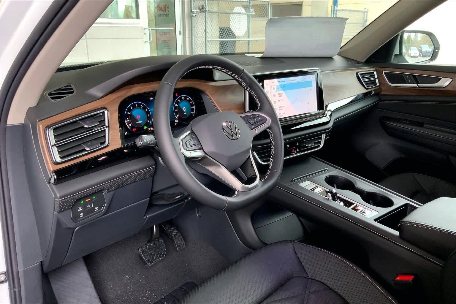 New 2026 Volkswagen Atlas SE FWD image 8