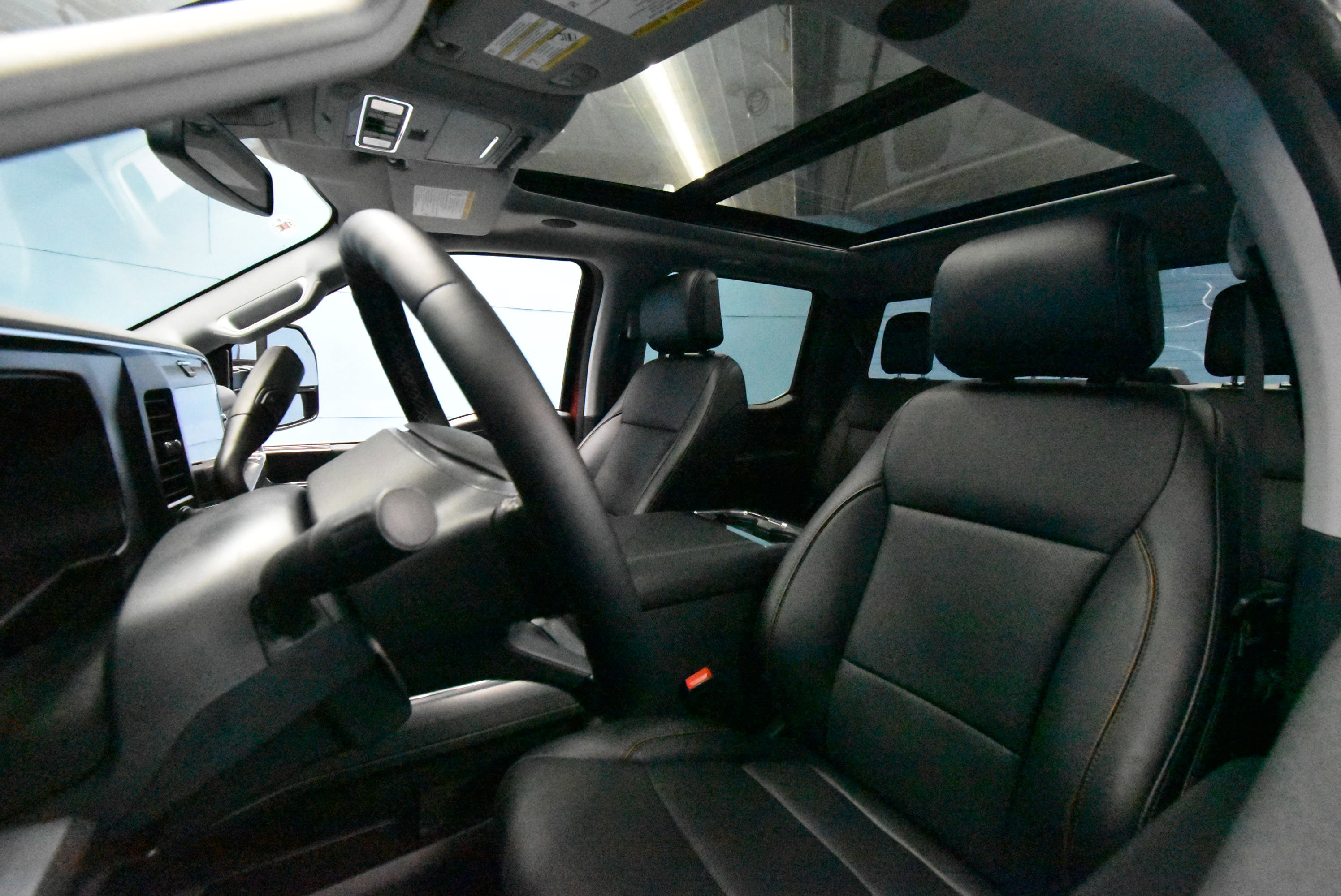 New 2025 Ford F350 Lariat w/ Lariat Ultimate Package image 25