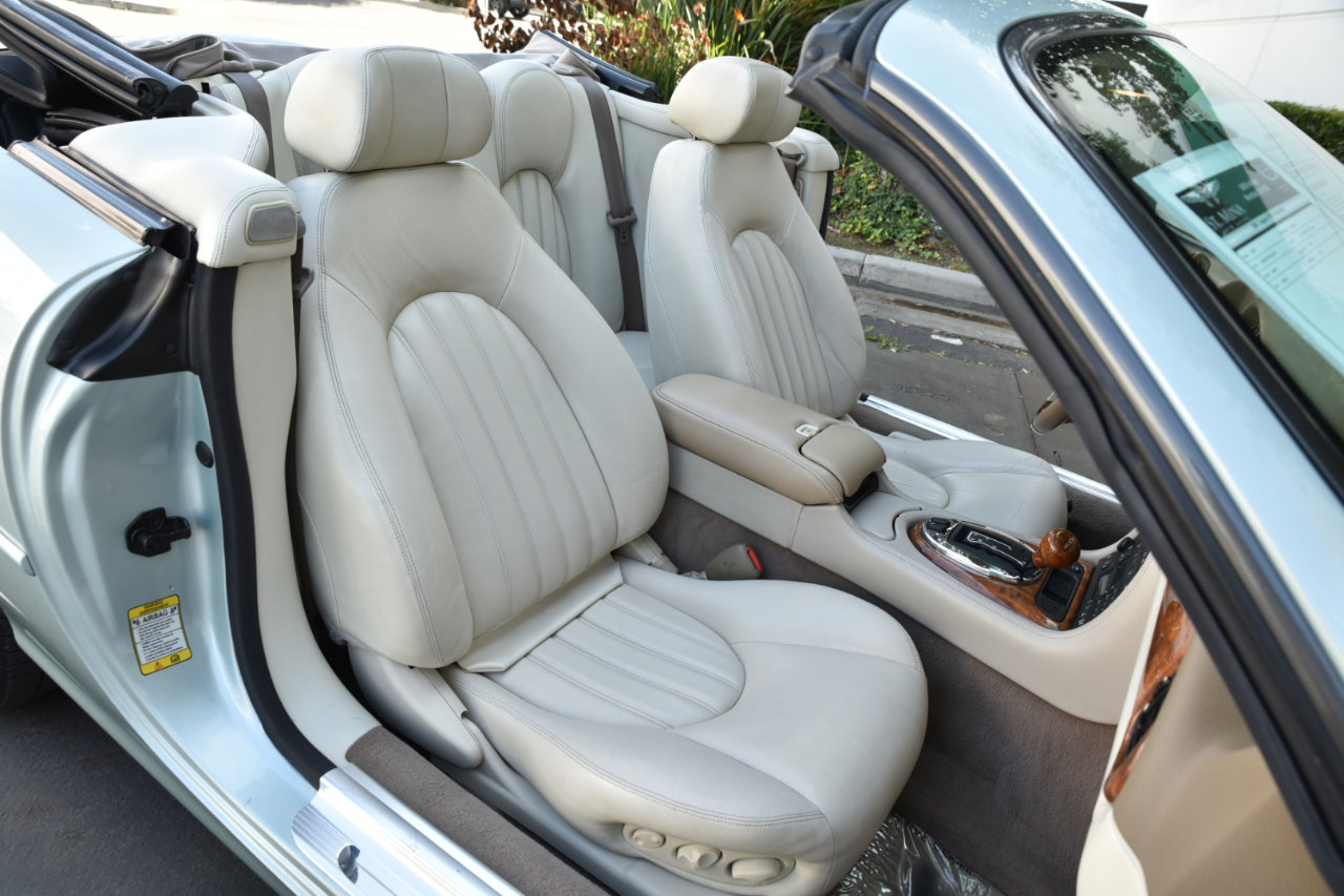 Used 2001 Jaguar XK8 Convertible image 20