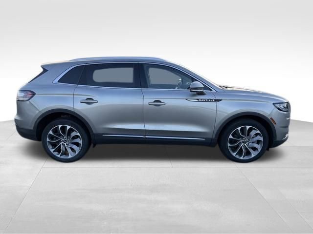 Used 2023 Lincoln Nautilus Reserve image 10