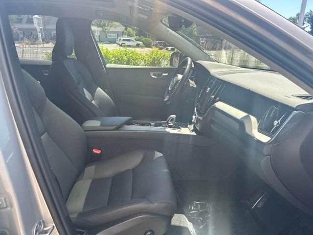 Certified 2025 Volvo XC60 B5 Plus AWD/4WD image 15