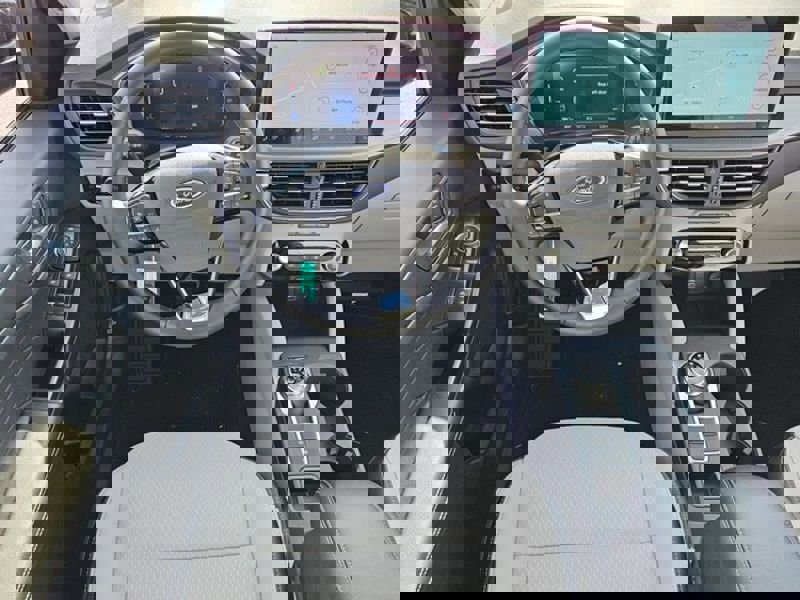 New 2025 Ford Escape SE image 9