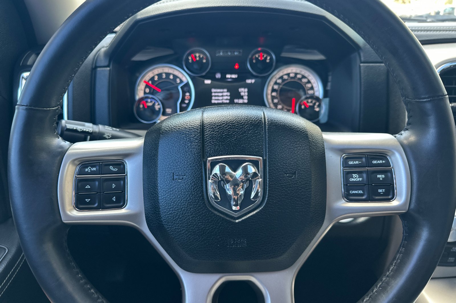 Used 2015 RAM 1500 Laramie w/ Convenience Group AWD/4WD image 22