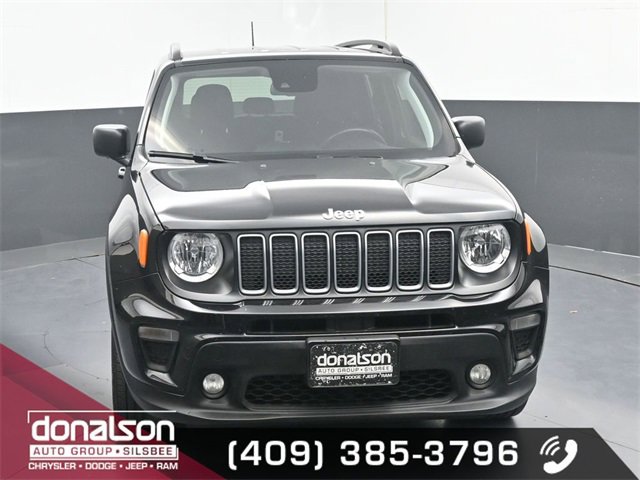 Used 2023 Jeep Renegade Latitude w/ Premium Group image 3
