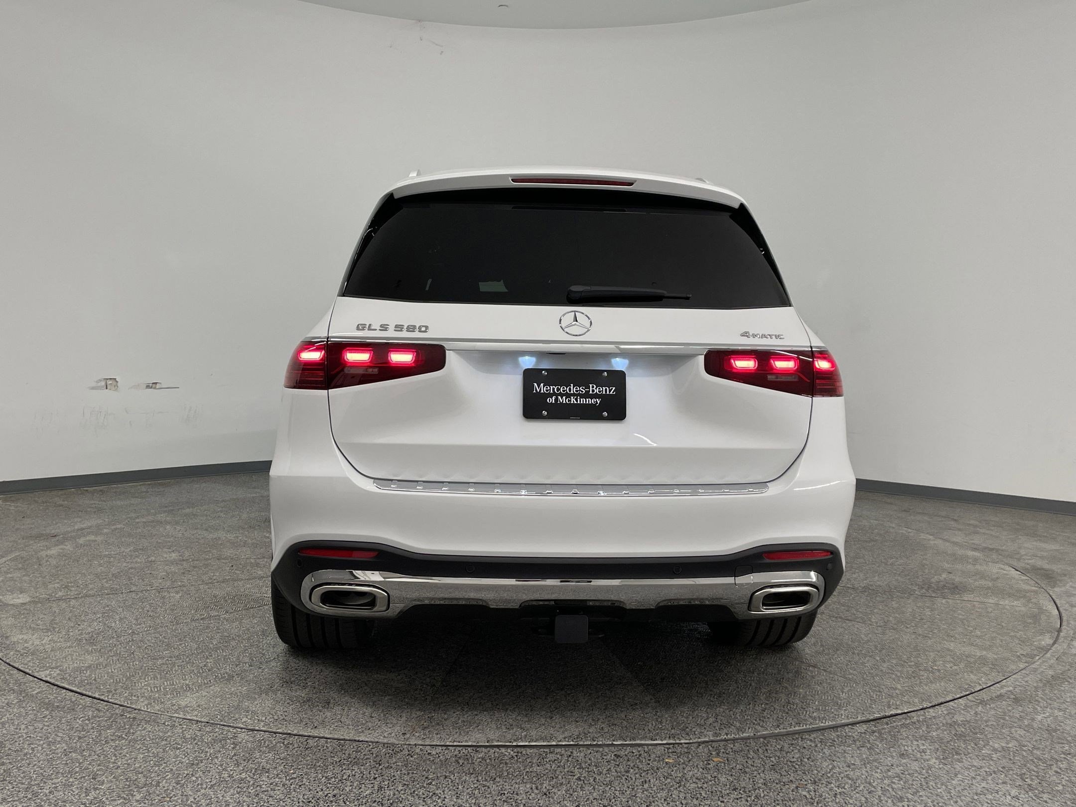 New 2026 Mercedes-Benz GLS 580 4MATIC image 6
