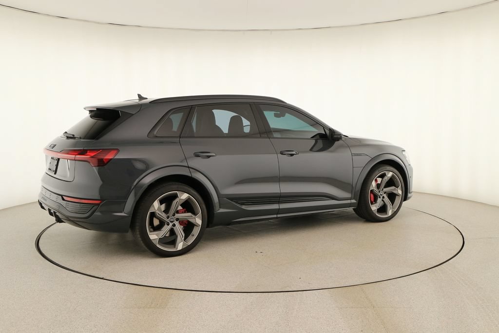 Certified 2024 Audi SQ8 e-tron Premium Plus w/ Black Optic Package AWD/4WD image 7