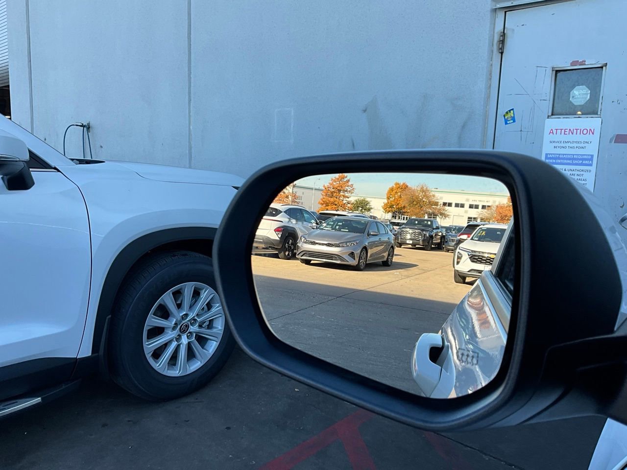 Used 2025 Chevrolet Equinox LT image 18