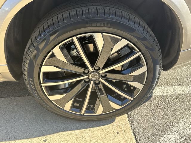 New 2026 Volvo XC90 B5 Plus w/ Protection Package AWD/4WD image 32