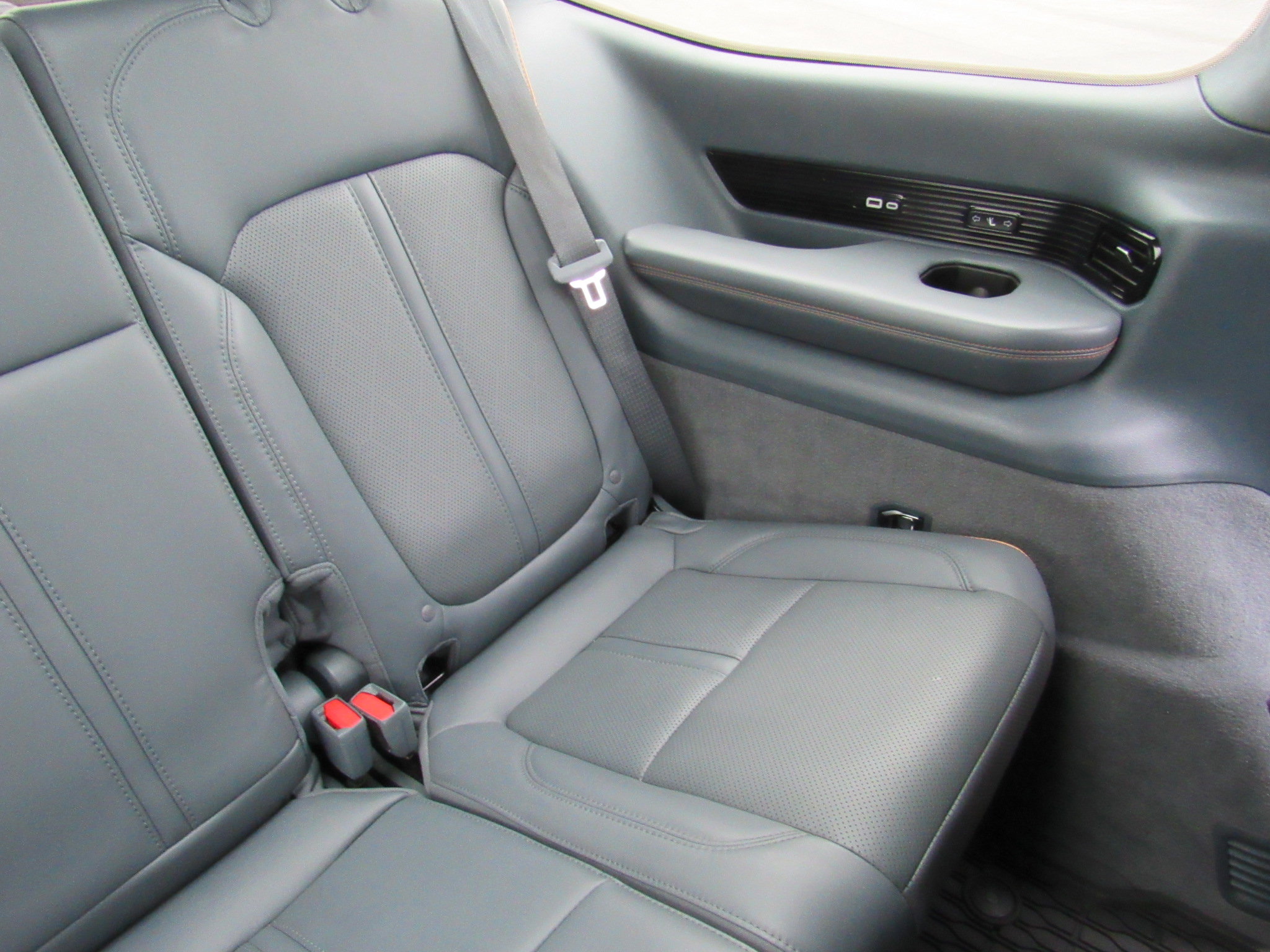 Used 2022 Jeep Grand Wagoneer Series II image 52