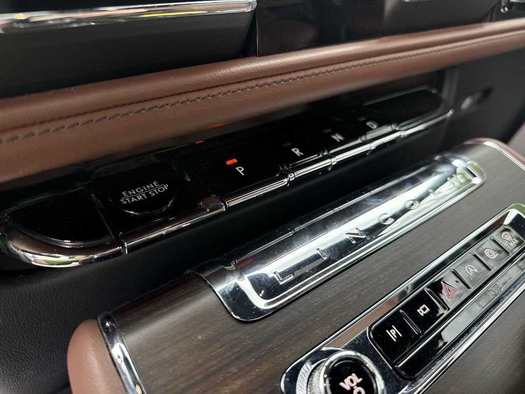 Used 2025 Lincoln Aviator Reserve w/ Equipment Group 201A AWD/4WD image 25