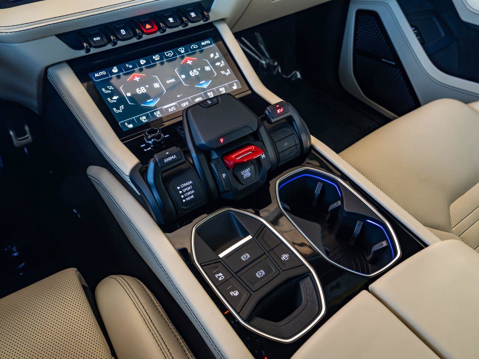 Used 2025 Lamborghini Urus SE AWD/4WD image 17