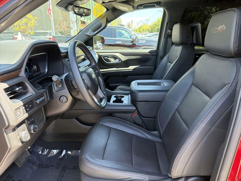Used 2023 Chevrolet Suburban High Country image 21