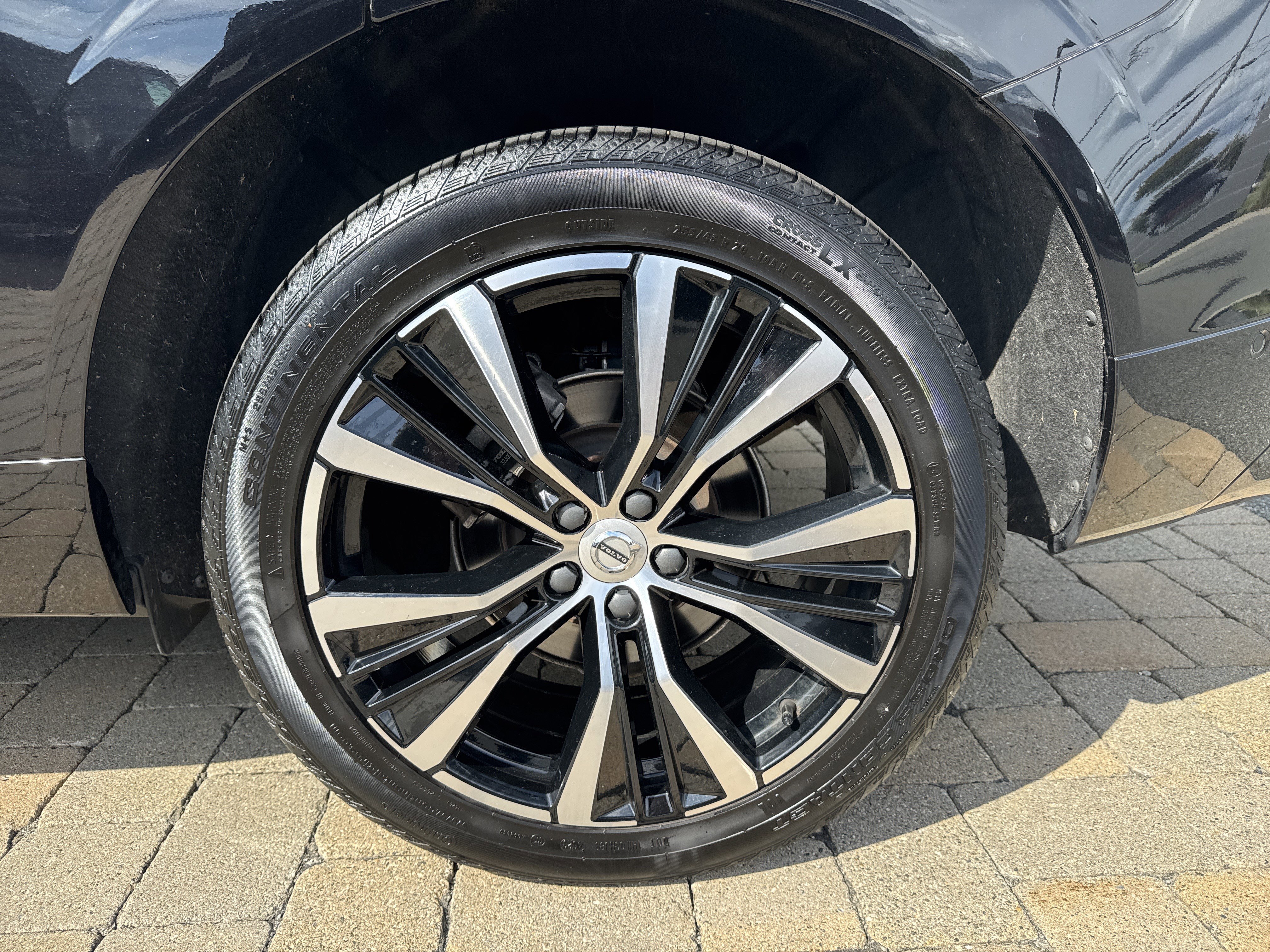 Used 2024 Volvo XC60 B5 Plus w/ Protection Package Premier image 10