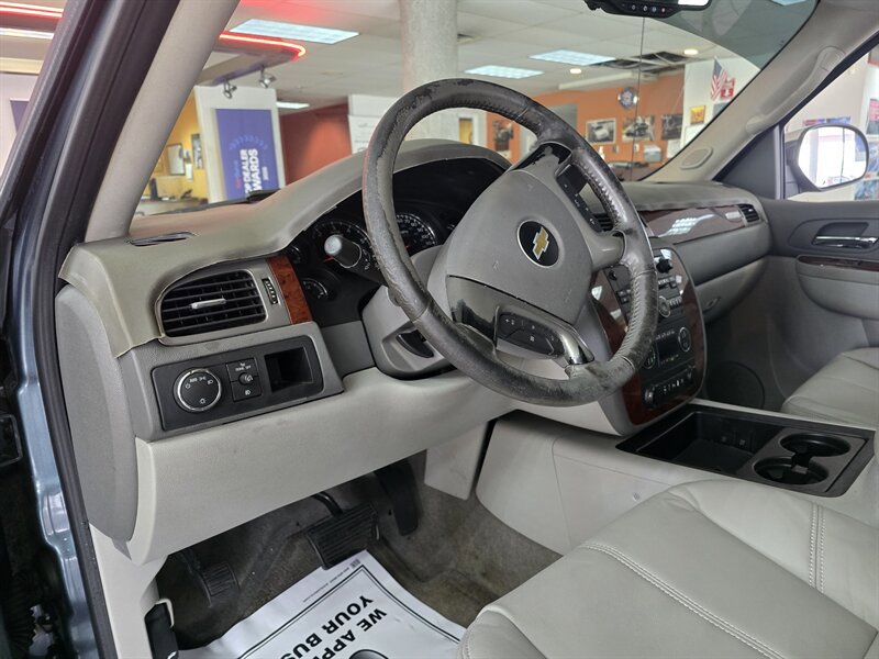 Used 2011 Chevrolet Avalanche LT w/ Regional Value Package RWD image 8