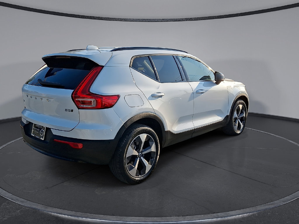 Certified 2026 Volvo XC40 B5 Plus AWD/4WD image 31