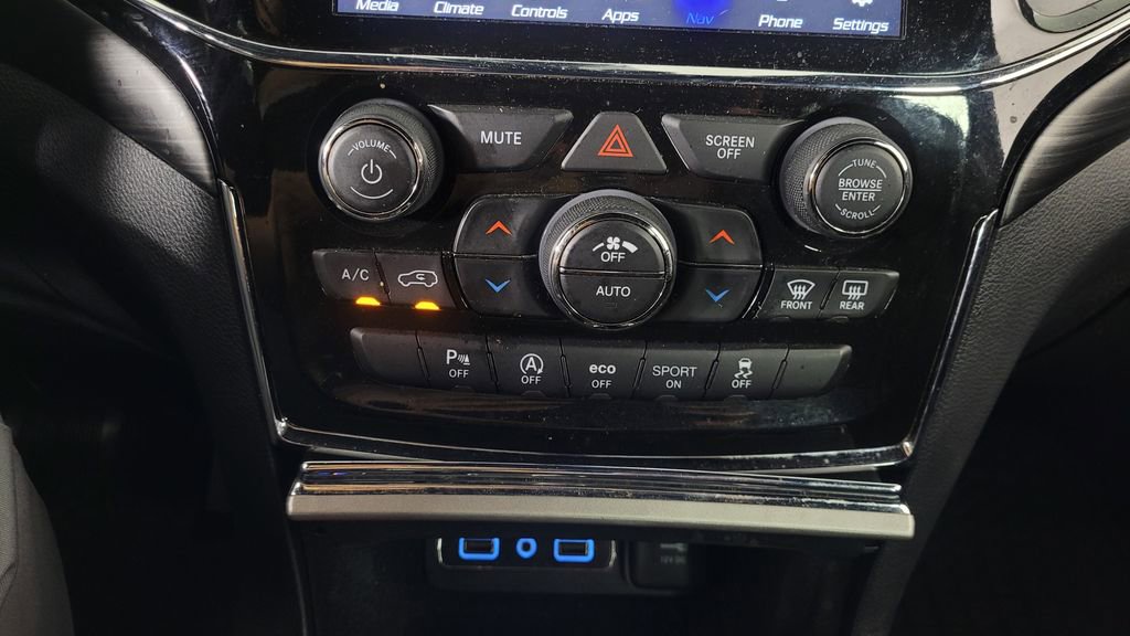 Used 2022 Jeep Grand Cherokee Laredo X image 28