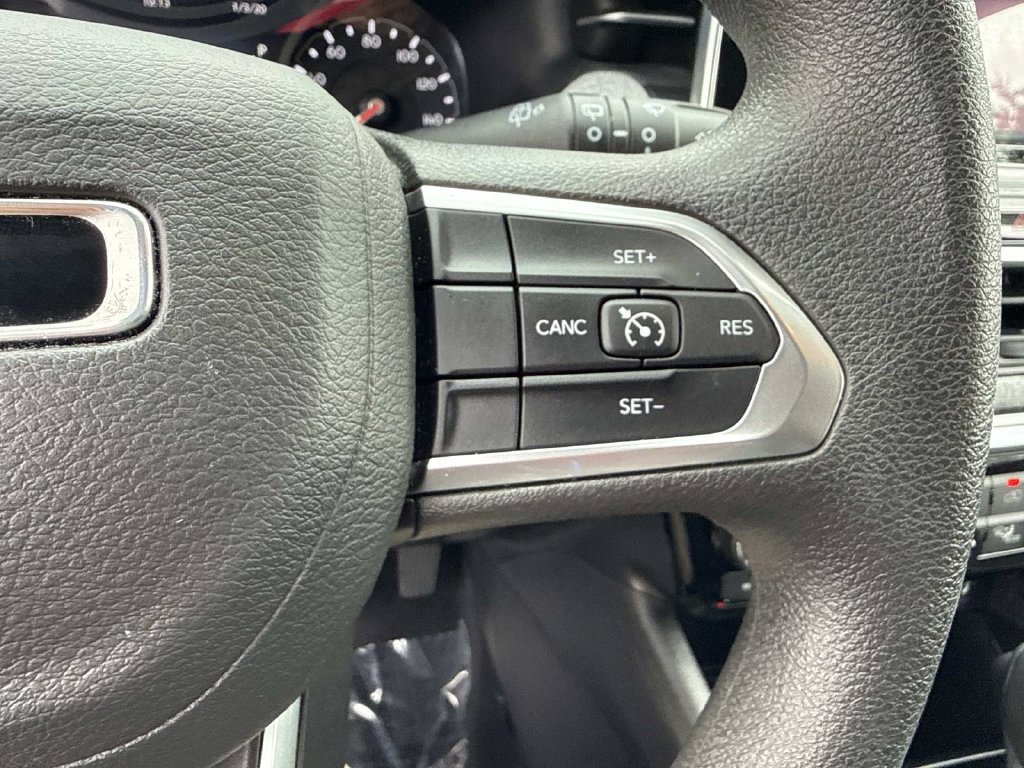 Used 2025 Jeep Compass Sport AWD/4WD image 32