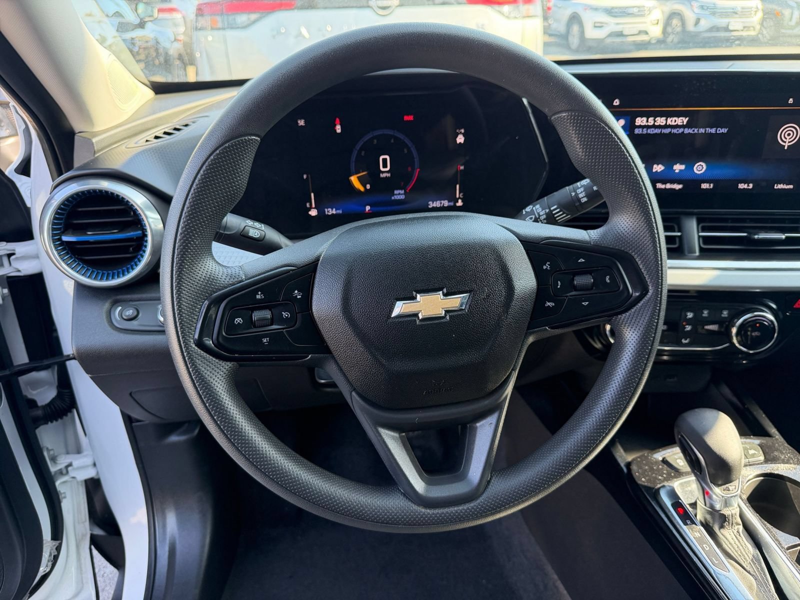 Used 2025 Chevrolet Trax LT FWD image 26