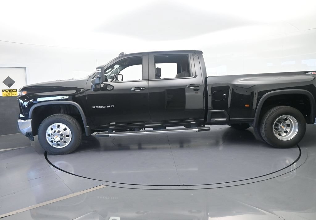 Used 2026 Chevrolet Silverado 3500 LT AWD/4WD image 3