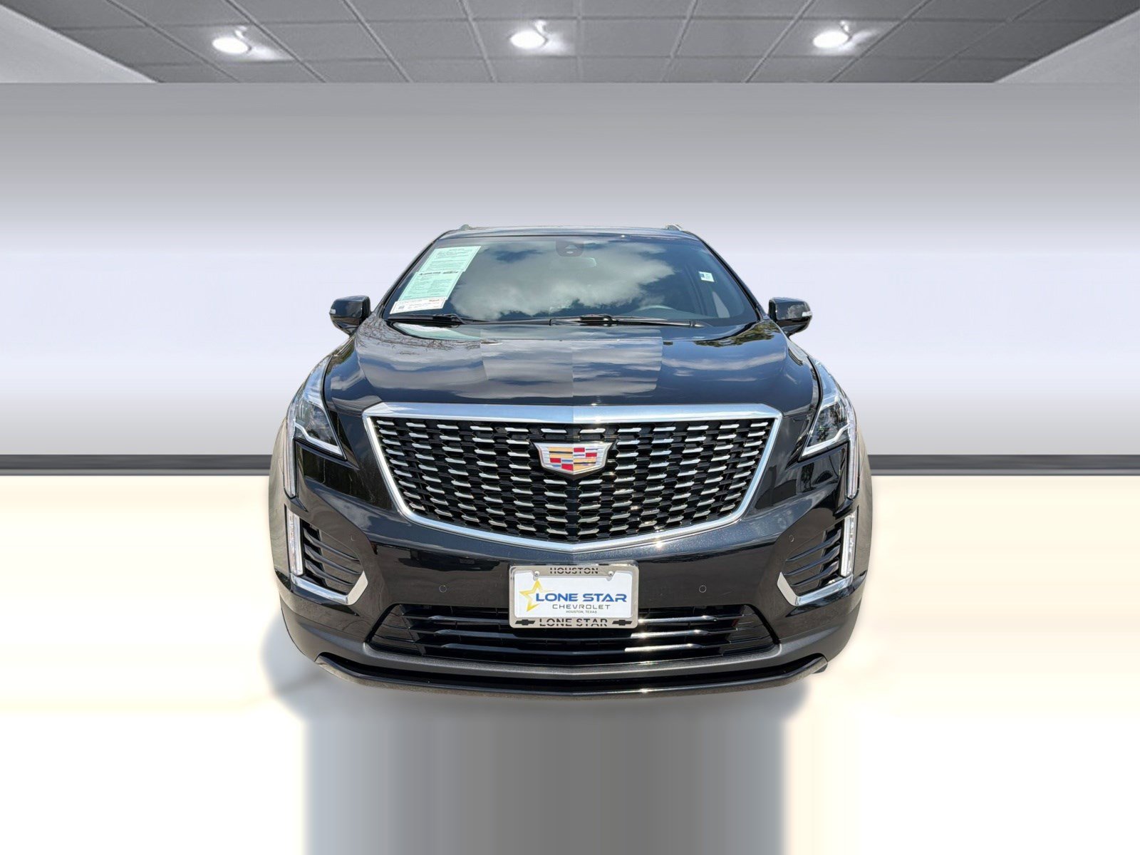 Certified 2025 Cadillac XT5 Luxury w/ LPO, Floor Liner Package FWD image 5