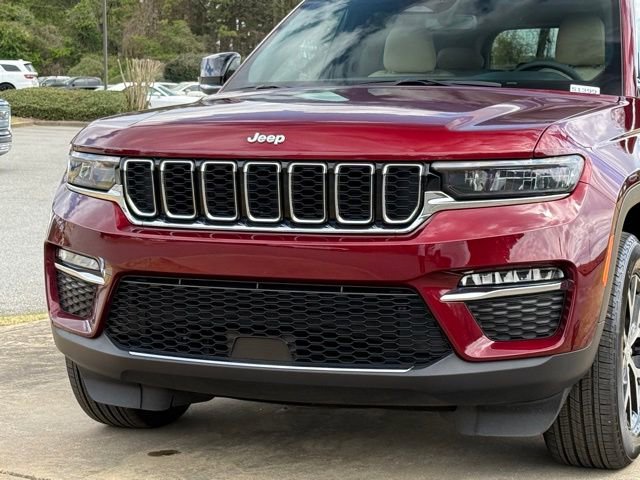 Used 2024 Jeep Grand Cherokee Limited AWD/4WD image 11