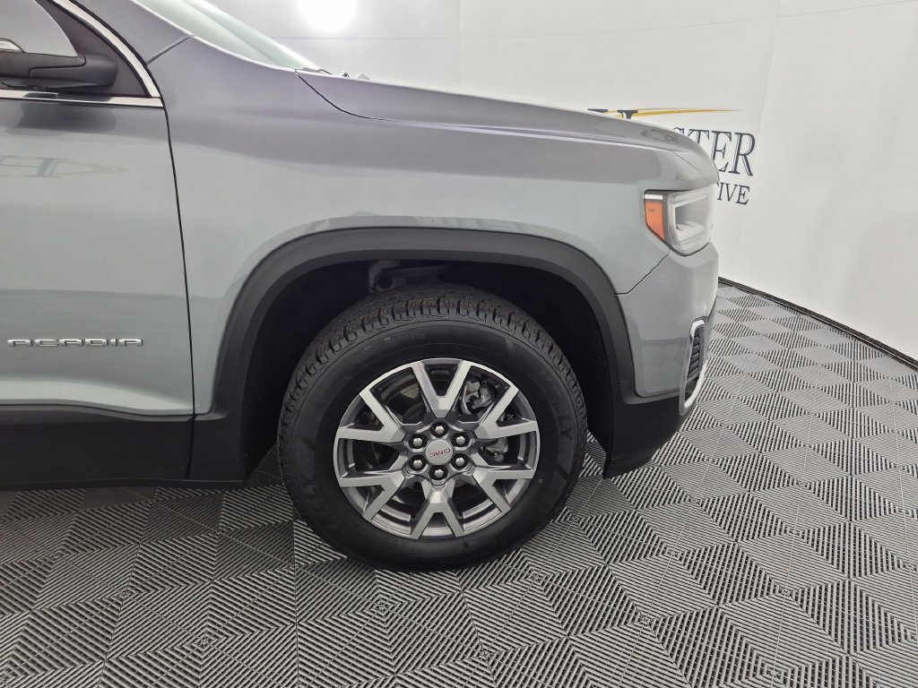 Certified 2023 GMC Acadia SLT FWD image 11