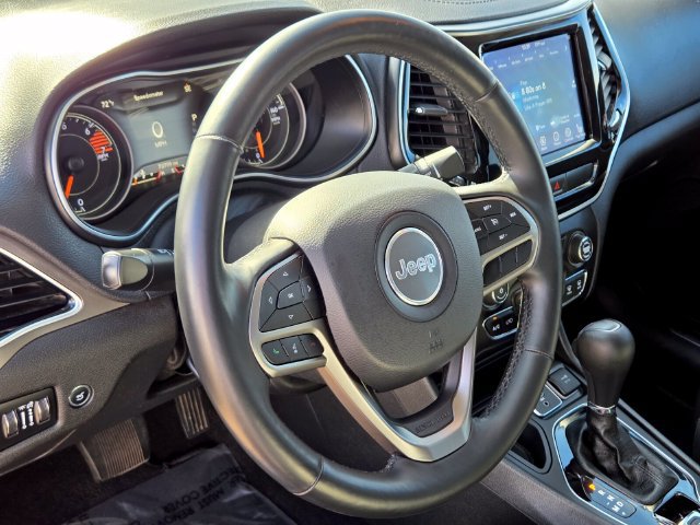 Used 2019 Jeep Cherokee Limited FWD image 23