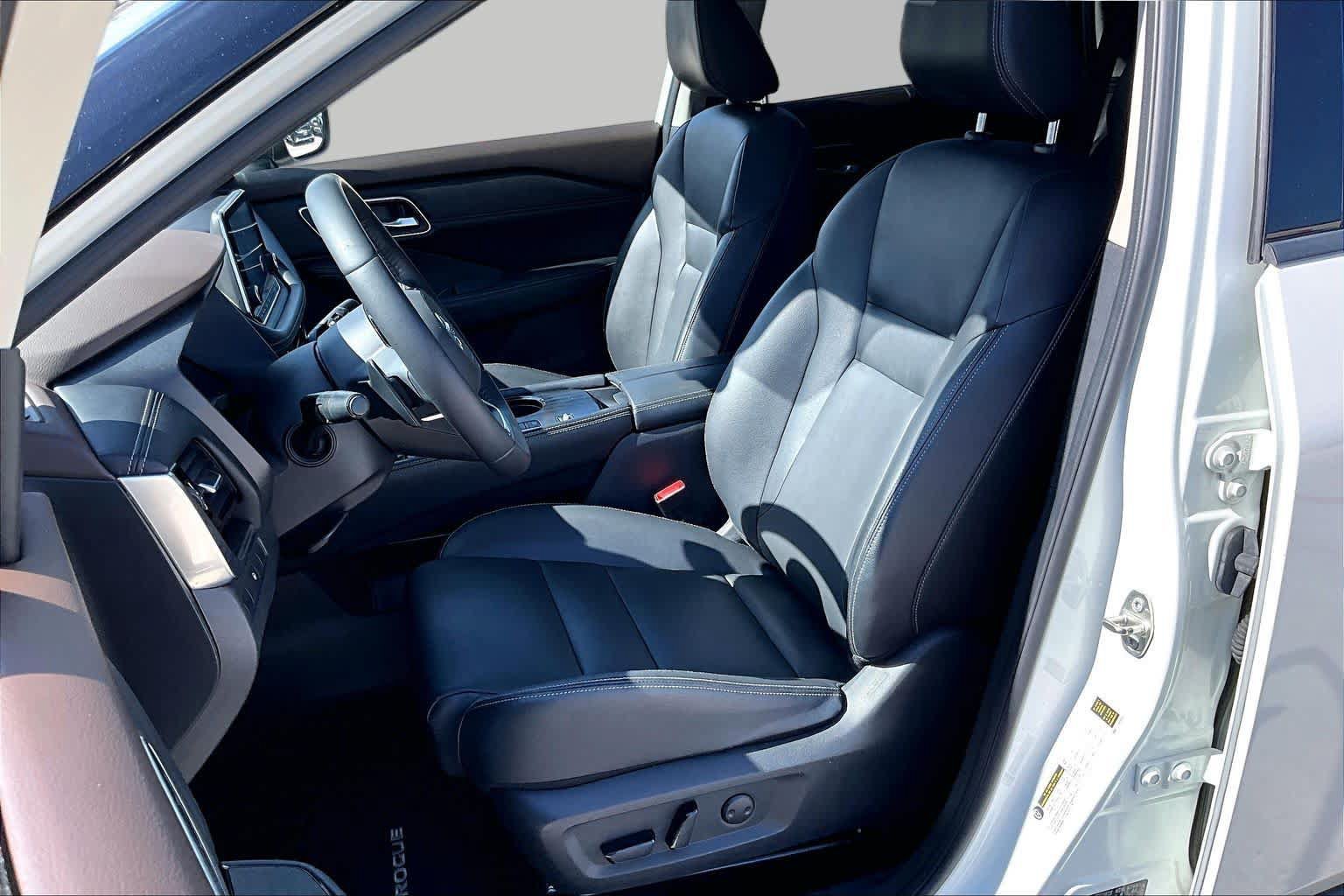 Used 2021 Nissan Rogue SL FWD image 8