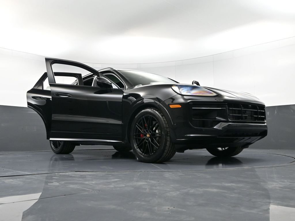 New 2026 Porsche Cayenne GTS image 43