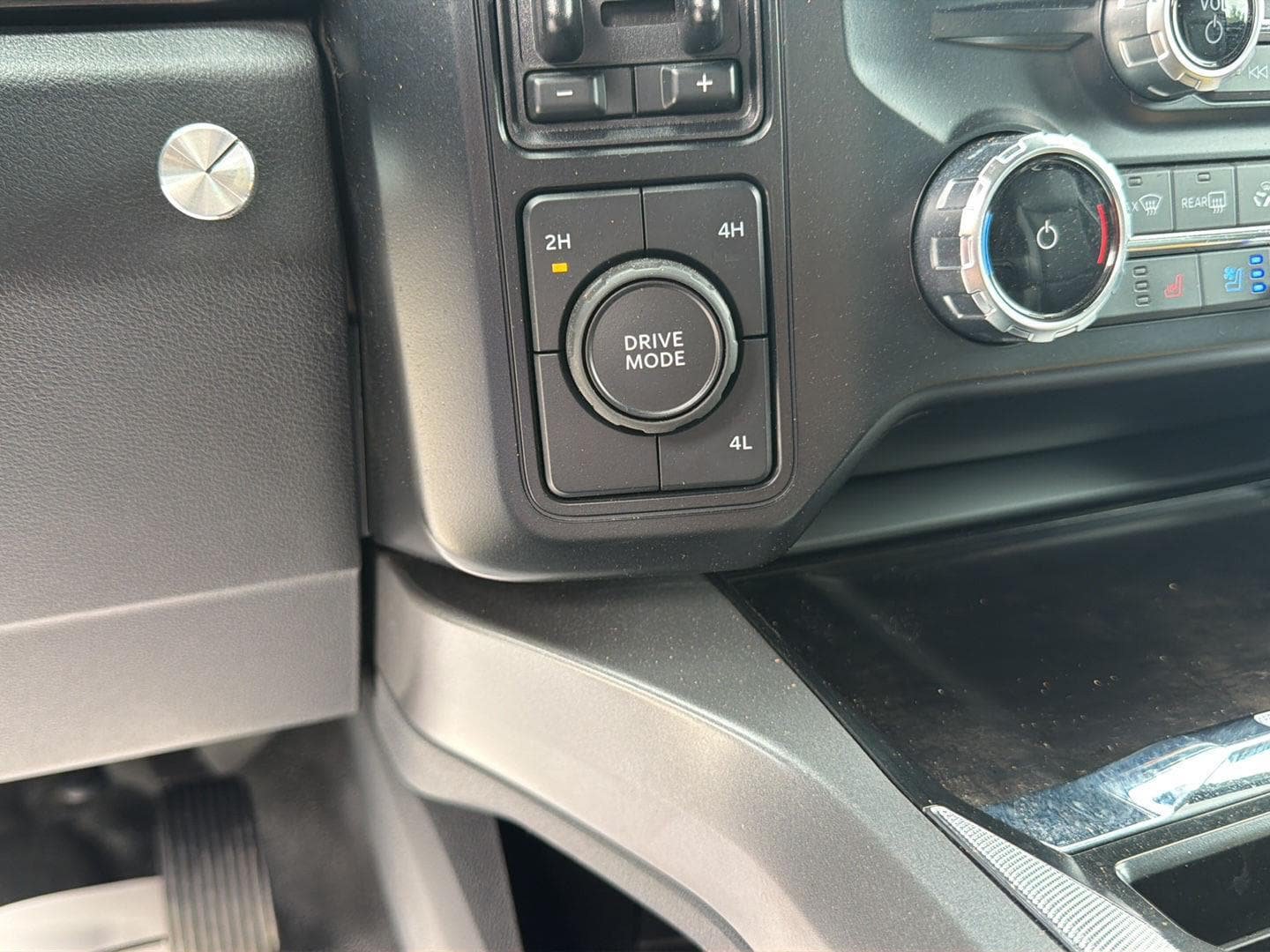Used 2023 Ford F550 4x4 SuperCab Super Duty image 21