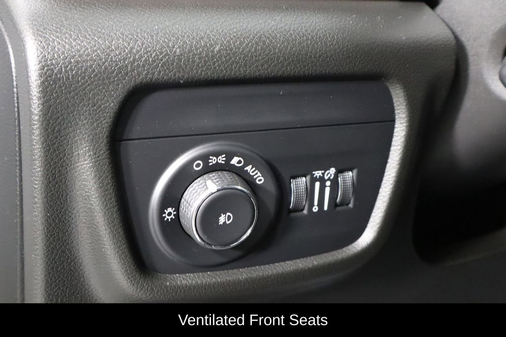 Used 2023 Jeep Grand Cherokee Limited w/ Luxury Tech Group II AWD/4WD image 24