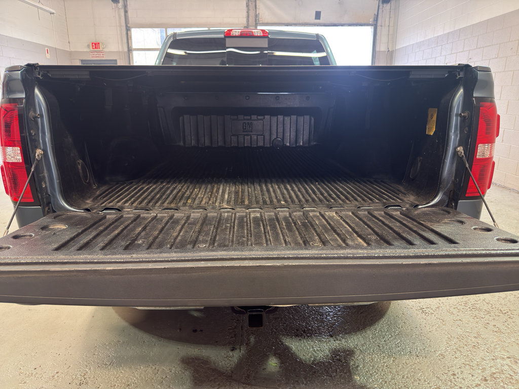 Used 2014 GMC Sierra 1500 SLT w/ SLT Crew Cab Value Package AWD/4WD image 32